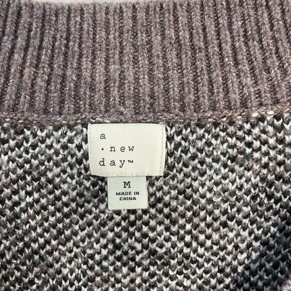 A New Day Oversized Sweater SZ M Leopard Print Soft V Neck Gray Black White Warm - Picture 3 of 13